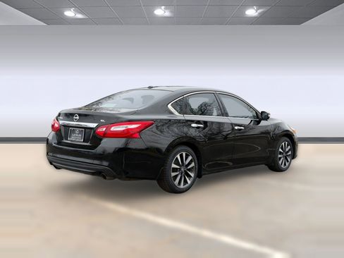 Used 2016 Nissan Altima 2.5 SL w/ Moonroof Package image 8