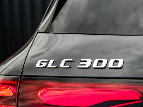 Used 2026 Mercedes-Benz GLC 300 4MATIC image 9