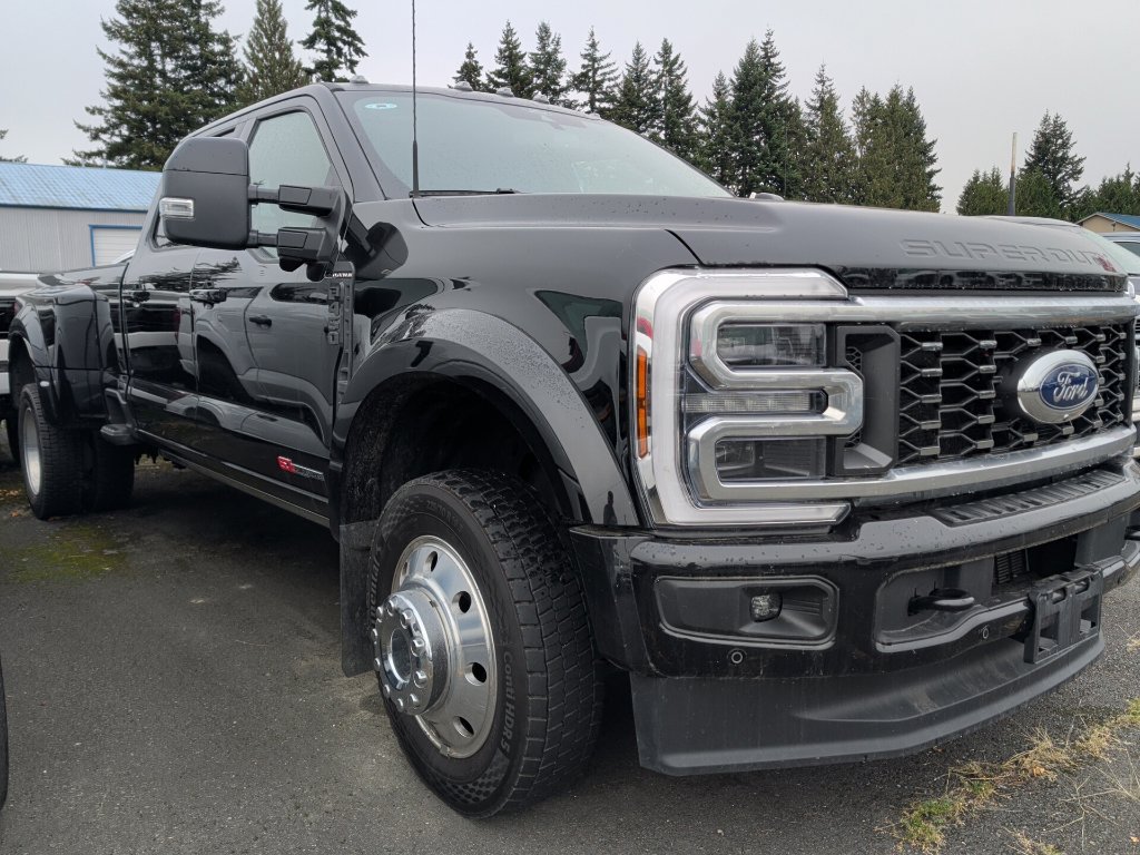 Used 2025 Ford F450 Platinum w/ FX4 Off-Road Package AWD/4WD image 2