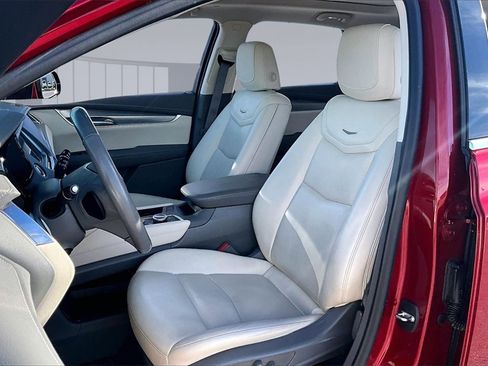 Used 2021 Cadillac XT5 Premium Luxury image 25