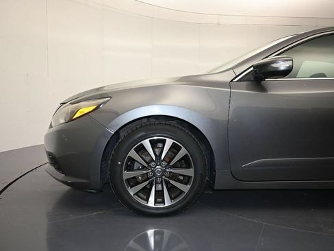 Used 2016 Nissan Altima 2.5 SL w/ 2.5 Technology w/LED Package FWD image 9