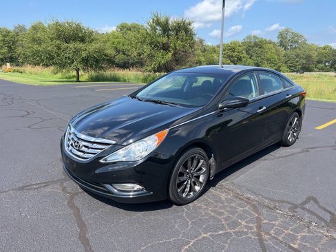 Used 2011 Hyundai Sonata SE w/ Navigation & Sunroof Pkg 4 FWD image 3