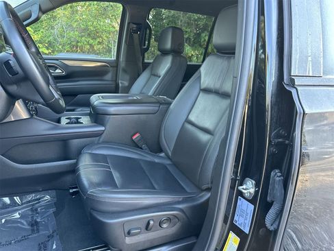 Used 2024 Chevrolet Suburban RST image 11