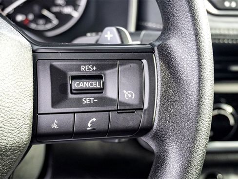 Used 2025 Nissan Rogue S image 20