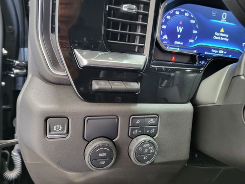 Certified 2025 Chevrolet Silverado 1500 High Country w/ High Country Premium Package image 20