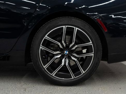 Used 2024 BMW 740i xDrive image 39