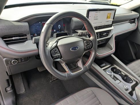 Used 2025 Ford Explorer ST-Line w/ ST-Line Street Pack image 10