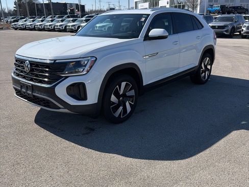 Certified 2025 Volkswagen Atlas Cross Sport SE w/ Panoramic Sunroof Package image 1