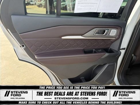 Used 2025 Ford Explorer Platinum w/ LUX Leather Package AWD/4WD image 39
