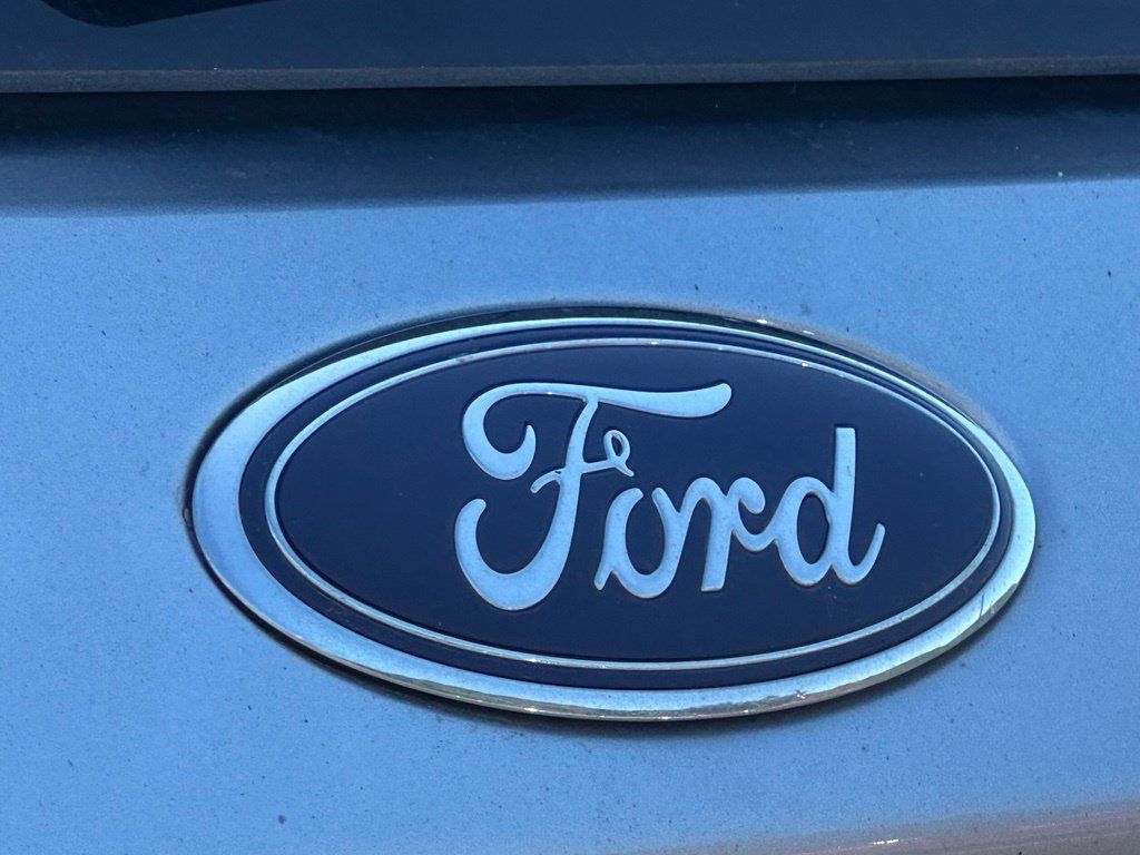 Used 2020 Ford Explorer XLT w/ Equipment Group 202A AWD/4WD image 20