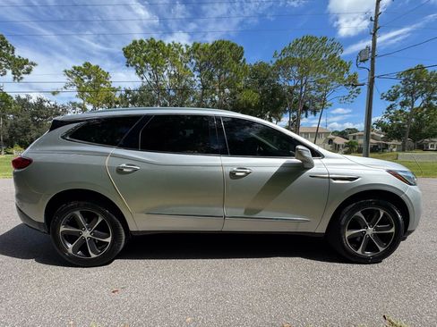 Used 2020 Buick Enclave Essence w/ Sport Touring Edition image 3