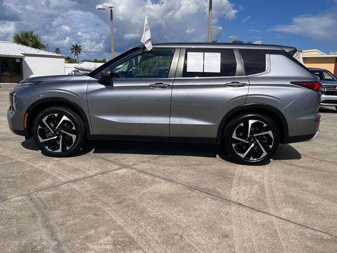 Used 2024 Mitsubishi Outlander SE image 6