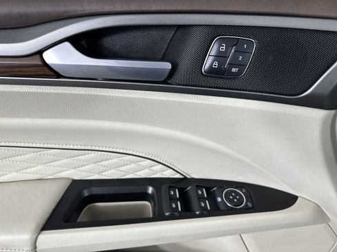 Used 2017 Ford Fusion Platinum FWD image 25
