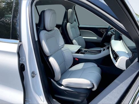Used 2025 Lincoln Aviator Reserve w/ Equipment Group 201A AWD/4WD image 31