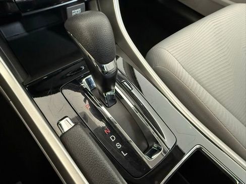 Used 2016 Honda Accord LX image 27