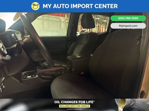 Used 2017 Toyota Tacoma TRD Off-Road w/ Tow Package image 13