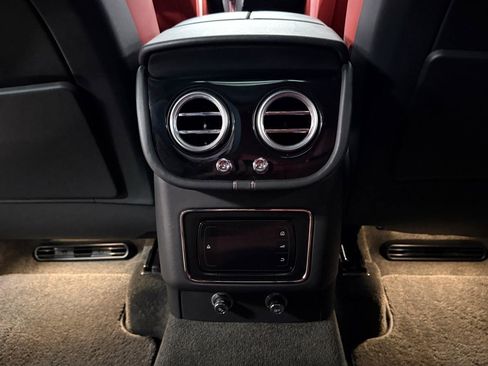 Used 2018 Bentley Bentayga image 89