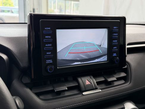 Used 2019 Toyota RAV4 XLE w/ Convenience Package FWD image 21
