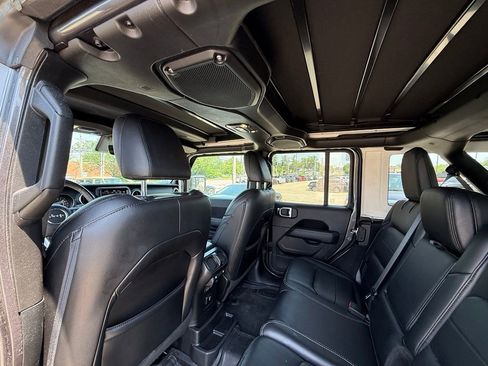 Used 2019 Jeep Wrangler Unlimited Sahara w/ Quick Order Package 24M Moab AWD/4WD image 24