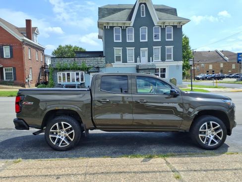 Used 2024 Chevrolet Colorado Z71 w/ Z71 Convenience Package 2 AWD/4WD image 4