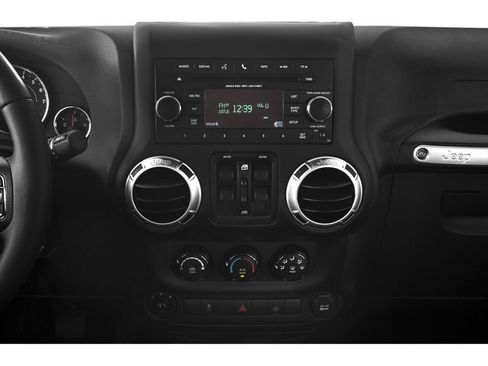 Used 2015 Jeep Wrangler Unlimited Sahara AWD/4WD image 9