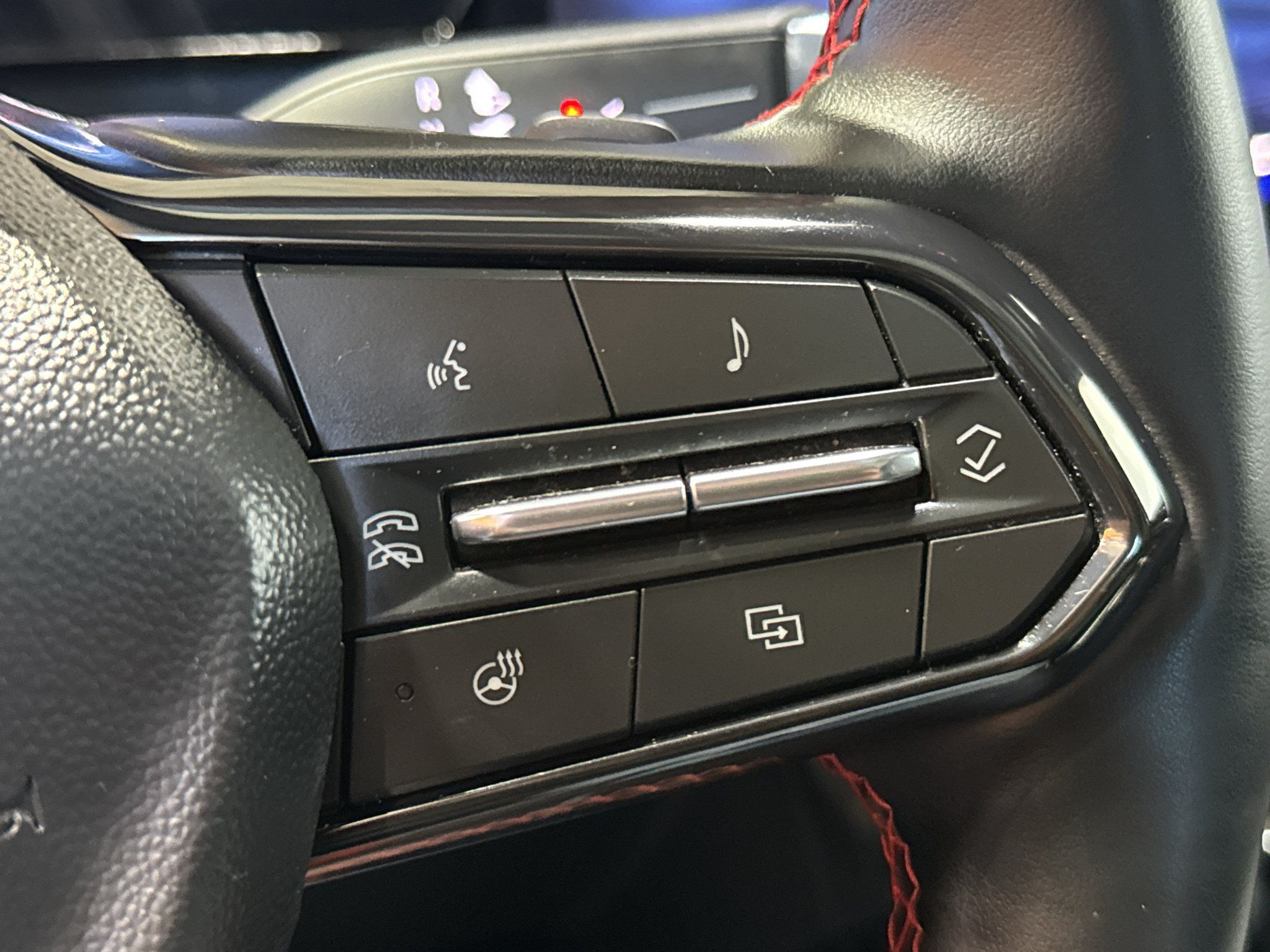 Used 2026 Chevrolet Traverse RS AWD/4WD image 28