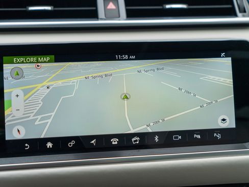 Used 2018 Land Rover Range Rover Velar image 22