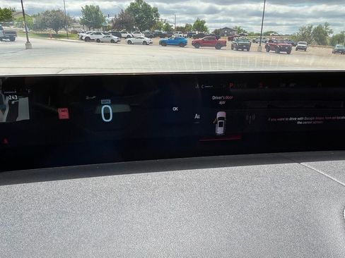 Used 2025 Ford Expedition Max Platinum AWD/4WD image 16