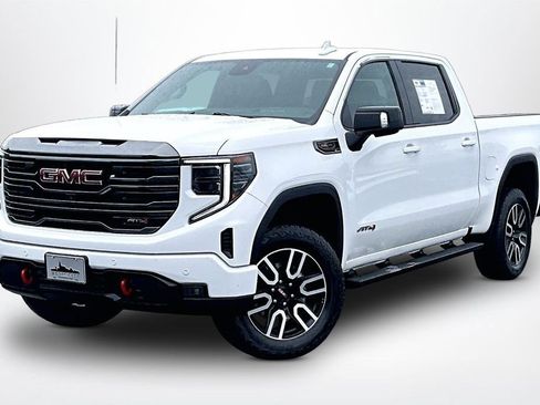 Used 2023 GMC Sierra 1500 AT4 w/ Technology Package AWD/4WD image 3