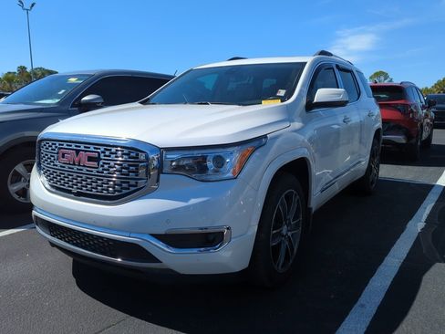 Used 2019 GMC Acadia Denali w/ Technology Package image 3