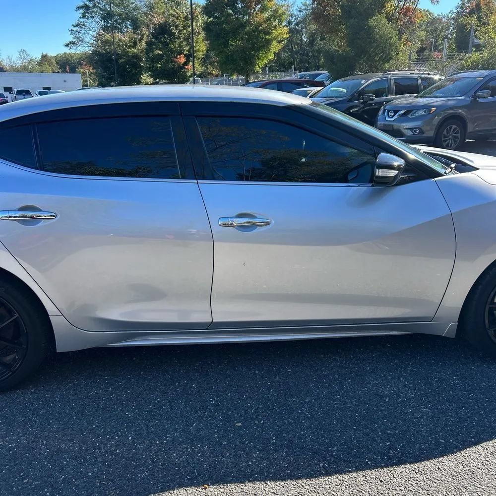 Used 2016 Nissan Maxima SR FWD image 11
