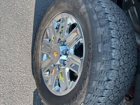 Used 2024 Chevrolet Silverado 2500 High Country w/ High Country Premium Package AWD/4WD image 27
