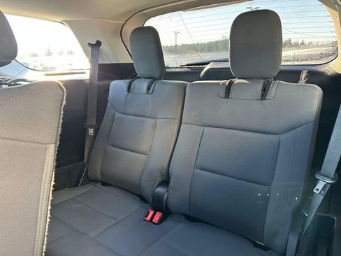 Used 2025 Ford Explorer Active image 17