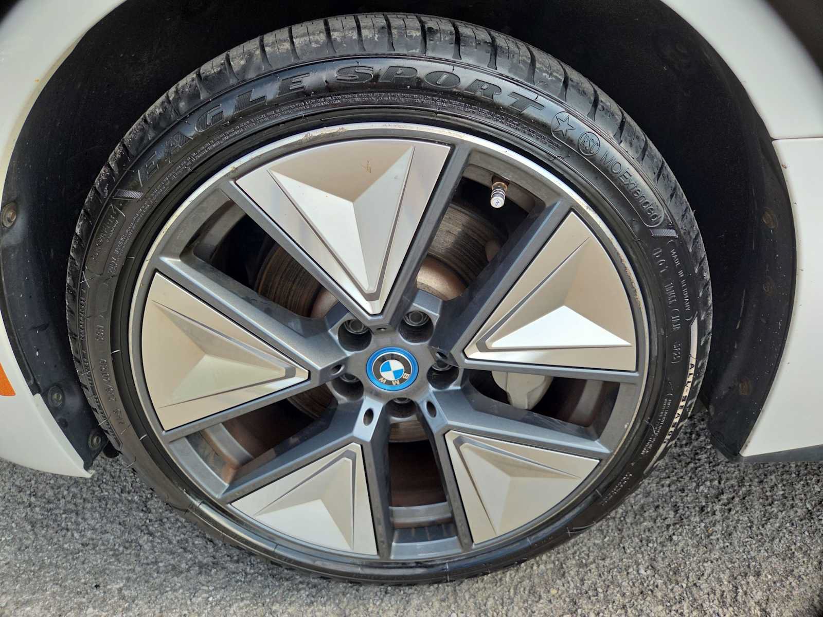 Used 2023 BMW i4 eDrive40 w/ Premium Package RWD image 25