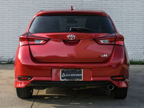 Used 2018 Toyota Corolla iM FWD image 8