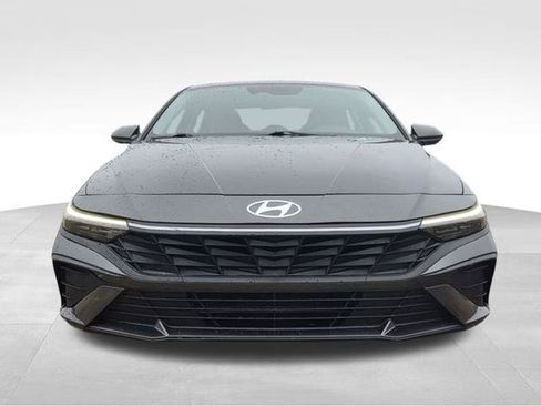 Used 2024 Hyundai Elantra SEL FWD image 2