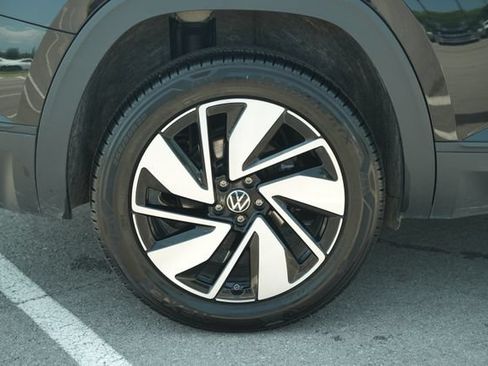 Used 2025 Volkswagen Atlas SE FWD image 45