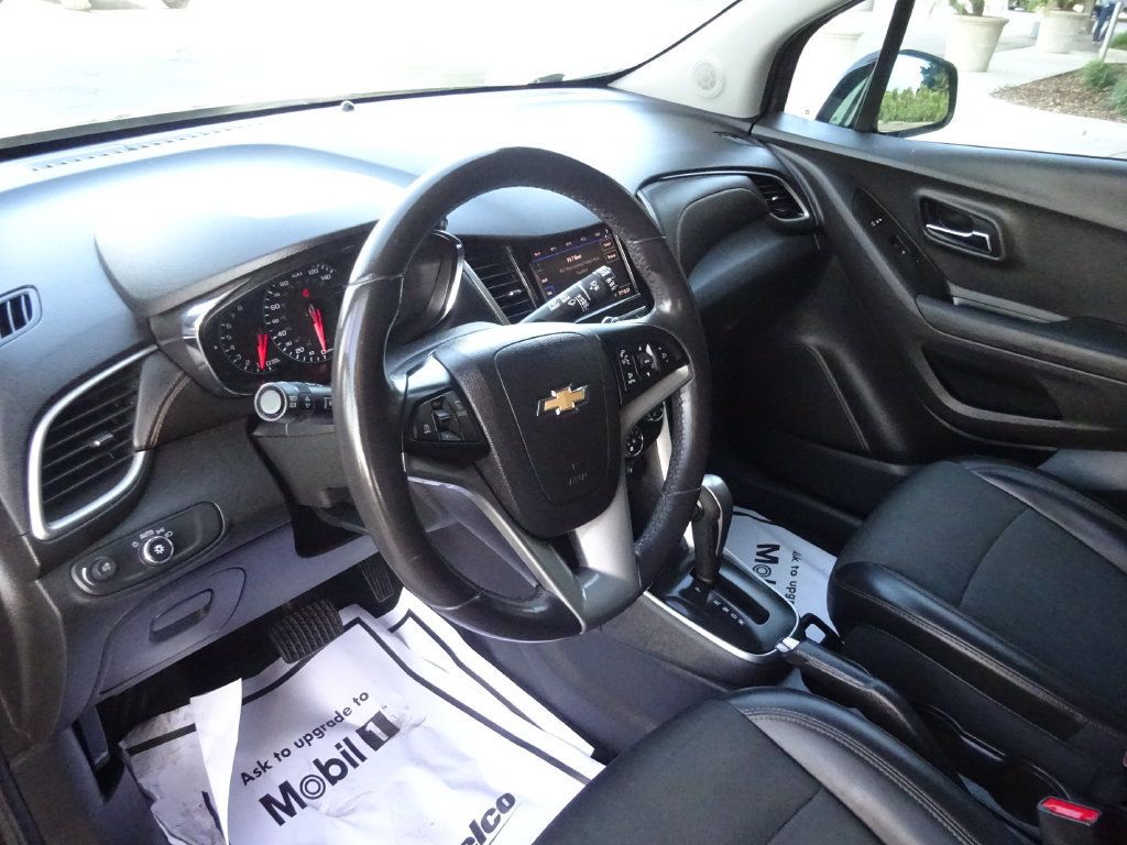 Certified 2020 Chevrolet Trax LT w/ Redline Edition FWD image 11