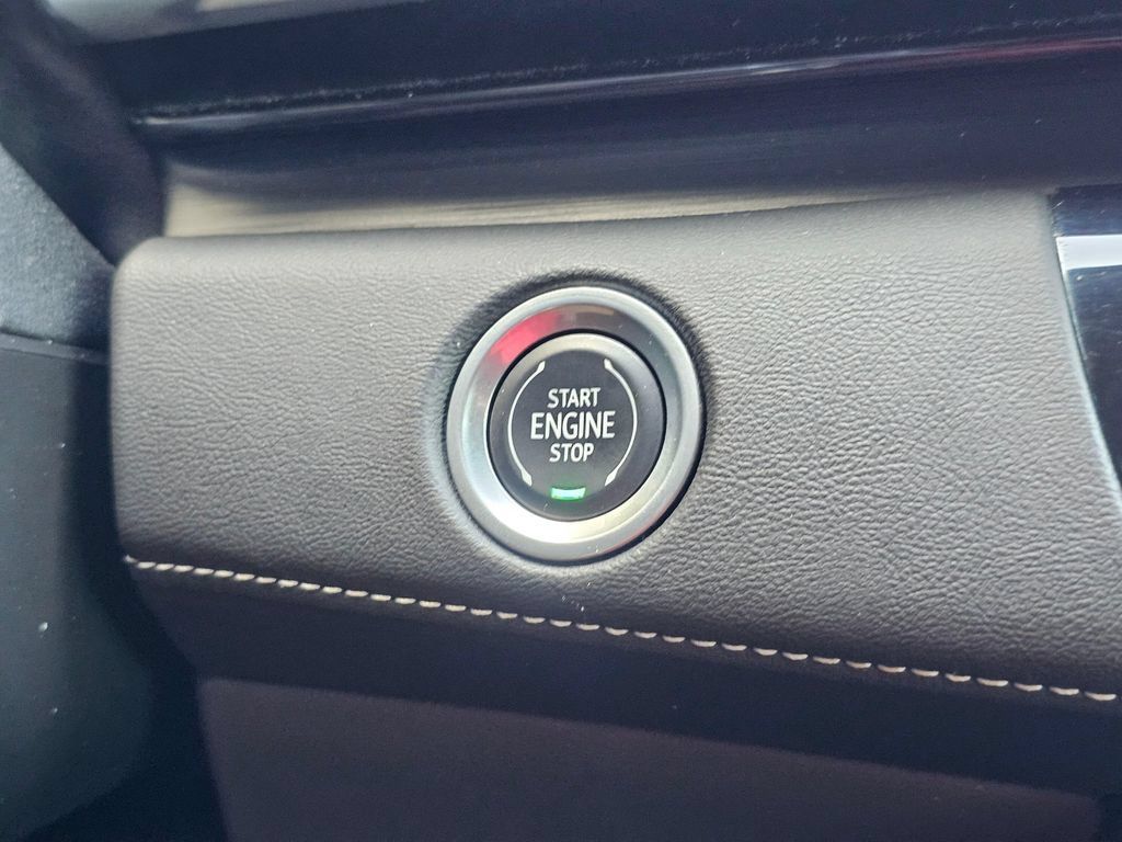 Used 2021 Cadillac Escalade Premium Luxury w/ Driver Assist Tech Package AWD/4WD image 36
