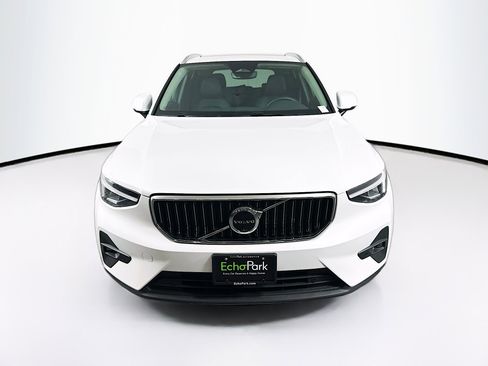Used 2025 Volvo XC40 B5 Plus image 2