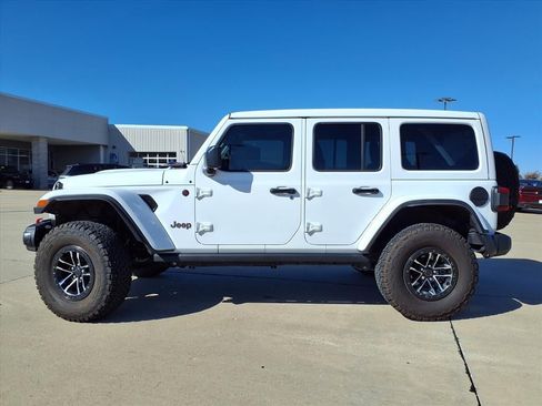 Certified 2025 Jeep Wrangler Unlimited Rubicon image 32