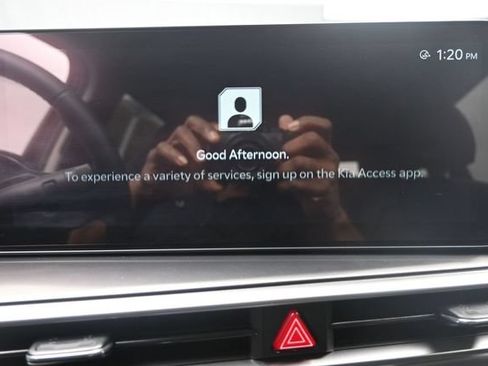 Used 2025 Kia Sorento S FWD image 11