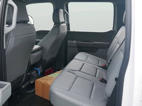 New 2025 Ford F250 XL w/ XL Chrome Package RWD image 22