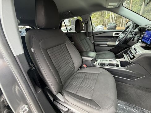 Used 2021 Ford Explorer XLT w/ Class III Trailer Tow Package image 19