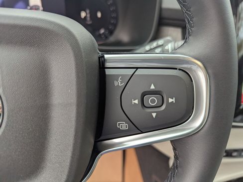 New 2026 Volvo XC40 B5 Ultra w/ Protection Package Premier image 12