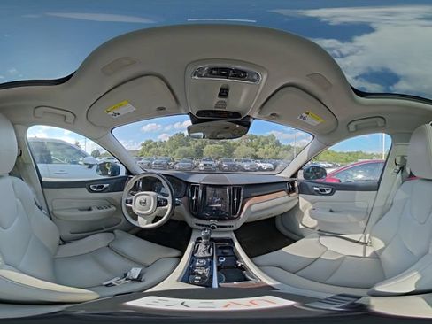 Used 2019 Volvo XC60 T6 Inscription w/ Protection Package AWD/4WD image 9