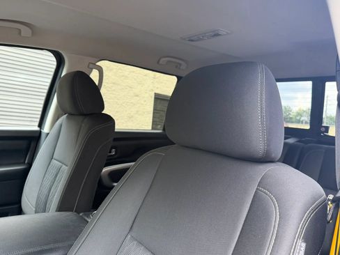 Used 2017 Nissan Titan SV AWD/4WD image 23