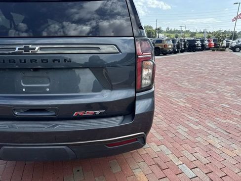 Used 2021 Chevrolet Suburban RST w/ Luxury Package RWD image 11