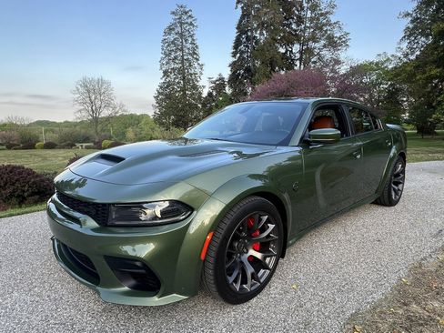 Used 2022 Dodge Charger SRT Hellcat w/ SRT Black Package image 4