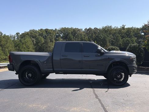 Used 2026 RAM 3500 Limited AWD/4WD image 5